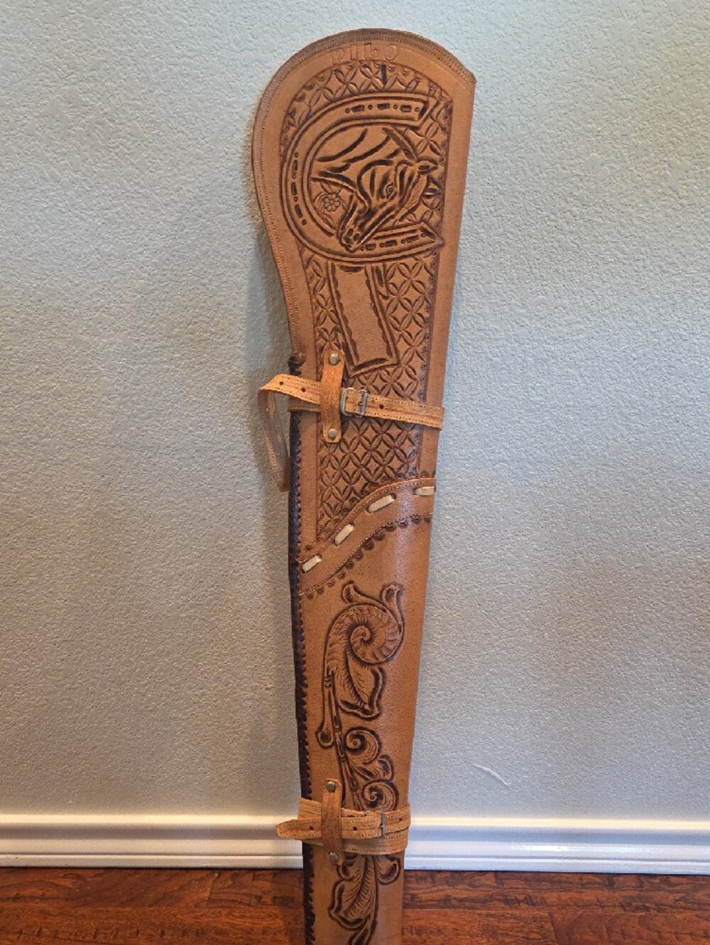 Tooled Leather Rifle/Shotgun Case in Tan - Picture 4 of 6